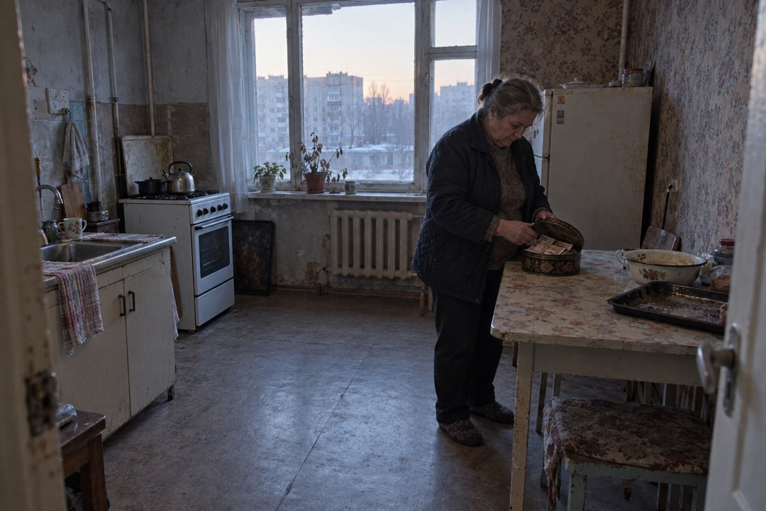 Мать втайне отписала квартиру сиделке - неподъемный налог загнал ту в долги, и я через суд вернула наше жильё